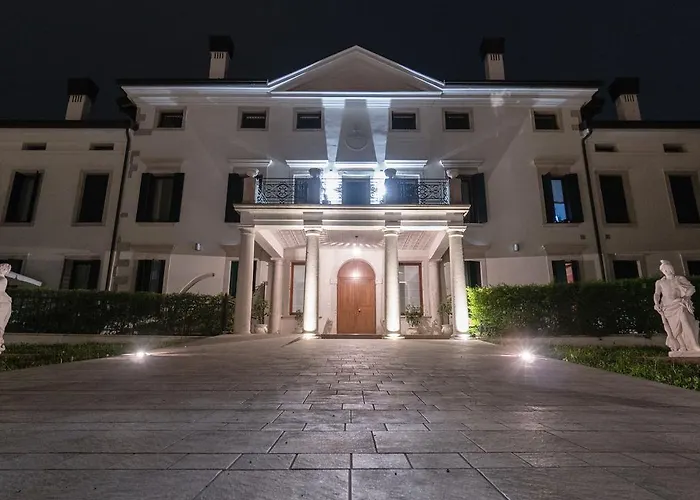 Marini Trevisan فندق أفيانو